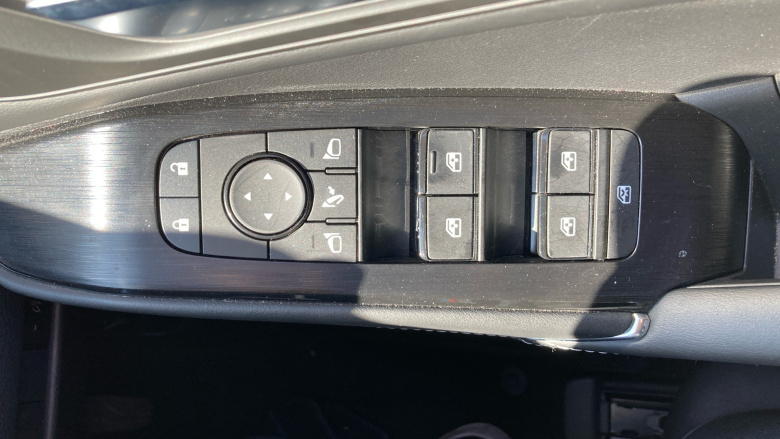 Nissan Qashqai 1.5 E-Power N-Connecta 5dr Auto Hybrid Hatchback